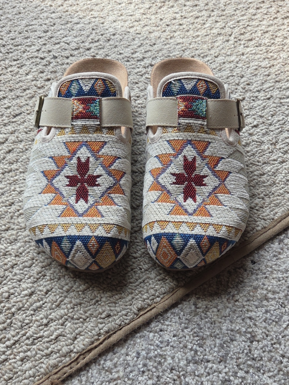NWOT Dirty Laundry Beige Tribal Embroidered Mules